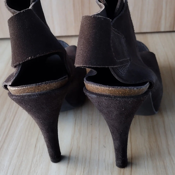 Pedro Garcia Brown Suede Peep Toe Booties, Cone Heel Size 38.5 US 8 - Picture 5 of 8